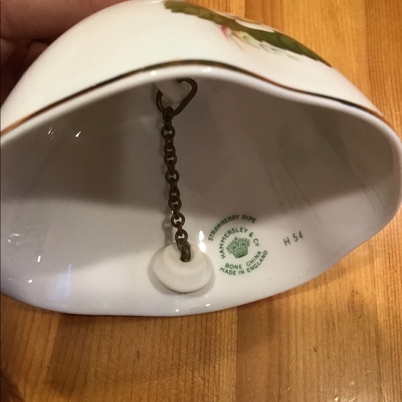 VINTAGE STRAWBERRY RIPE HAMMERSLEY & CO. BELL - Picture 10 of 12
